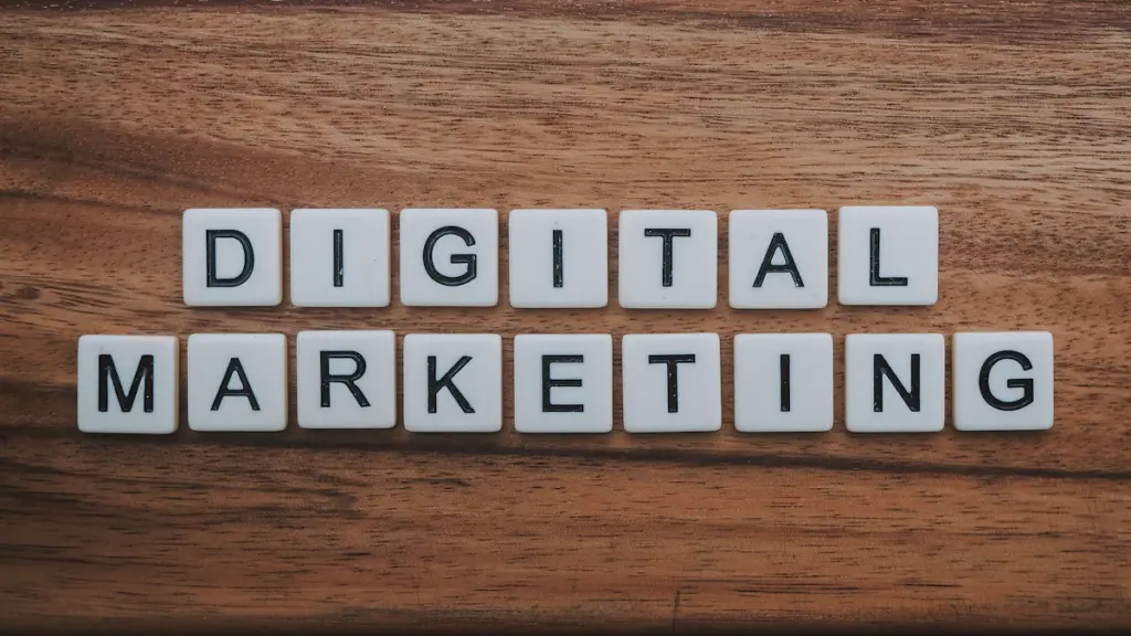 Digital marketing team planning short-term campaigns and long-term growth strategies