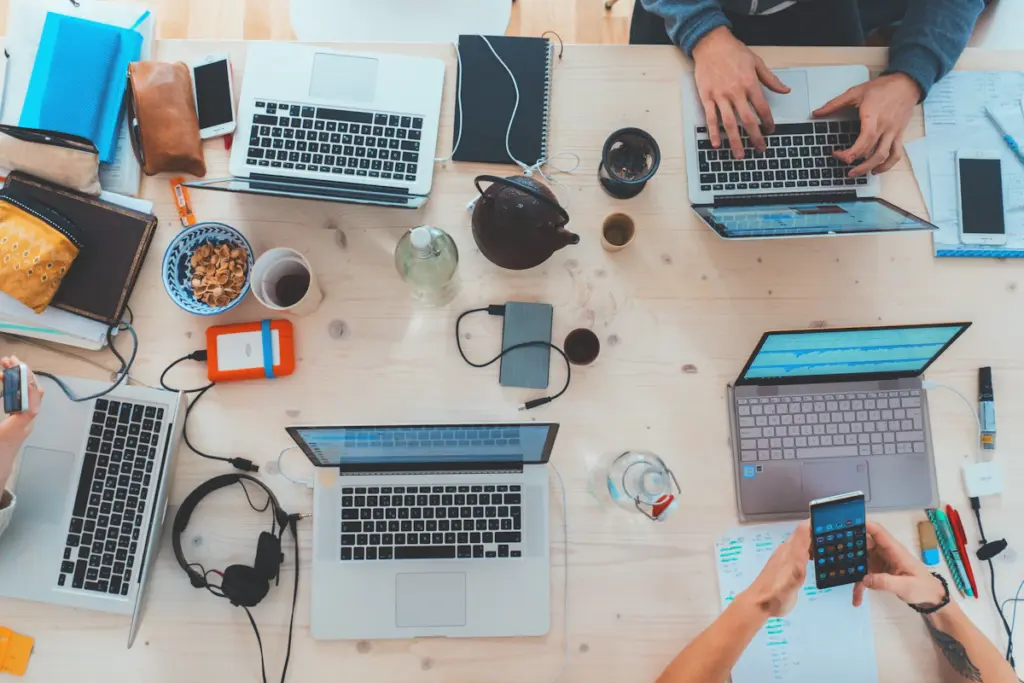 Digital marketing team collaborating on online growth and lead generation